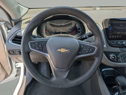 Used 2022 Chevrolet Malibu LT FWD image 20