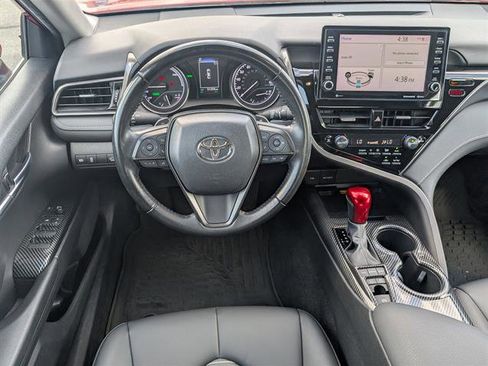 Certified 2022 Toyota Camry SE image 8