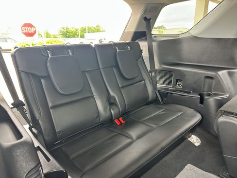 Used 2023 Ford Explorer Limited w/ Equipment Group 301A RWD image 40
