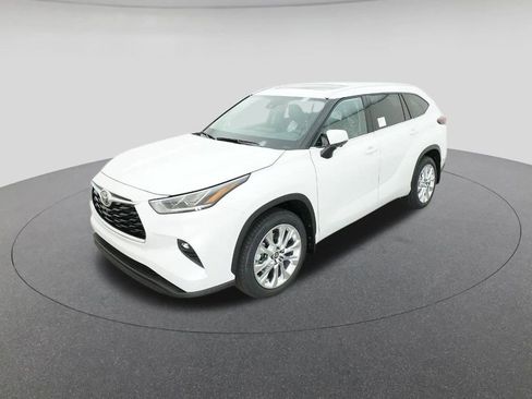 New 2026 Toyota Highlander Limited image 1