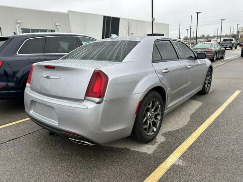 Used 2016 Chrysler 300 S image 5