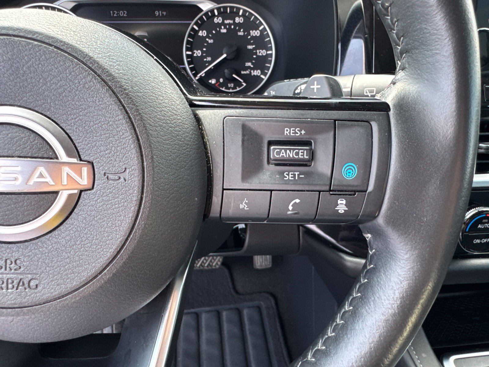Used 2025 Nissan Pathfinder SL AWD/4WD image 25