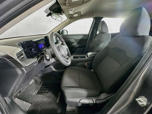 Used 2025 Nissan Kicks S FWD image 13