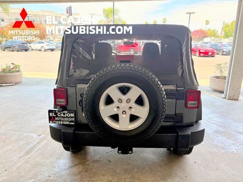 Used 2018 Jeep Wrangler Sport AWD/4WD image 5