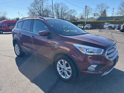 Used 2018 Ford Escape SEL image 3
