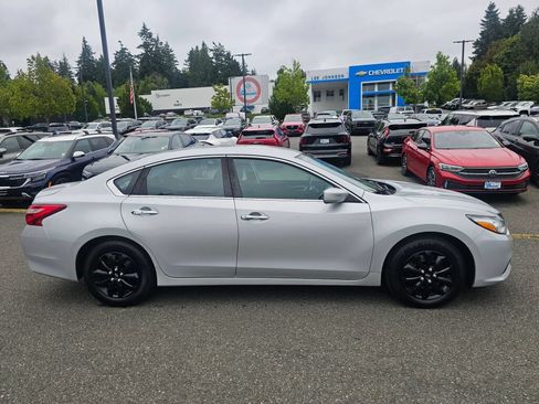Used 2017 Nissan Altima 2.5 S w/ Power Driver Seat Package FWD image 4