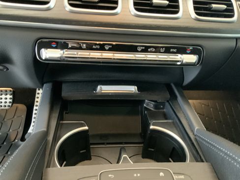 Used 2022 Mercedes-Benz GLS 450 4MATIC image 21