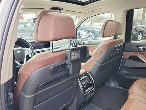 Used 2020 BMW X7 xDrive40i w/ Premium Package image 28