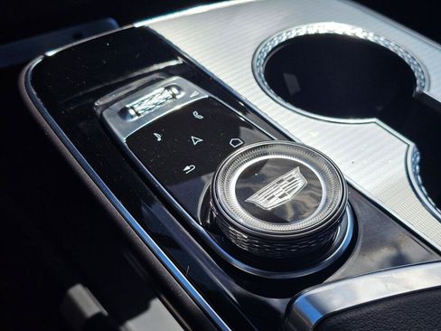 Used 2024 Cadillac Lyriq Tech RWD image 37