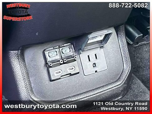 Used 2023 Toyota Highlander Limited AWD/4WD image 20