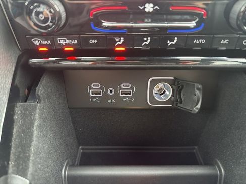 Used 2022 Jeep Grand Cherokee Limited image 20