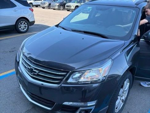 Used 2017 Chevrolet Traverse LT w/ Style and Technology Package AWD/4WD image 1