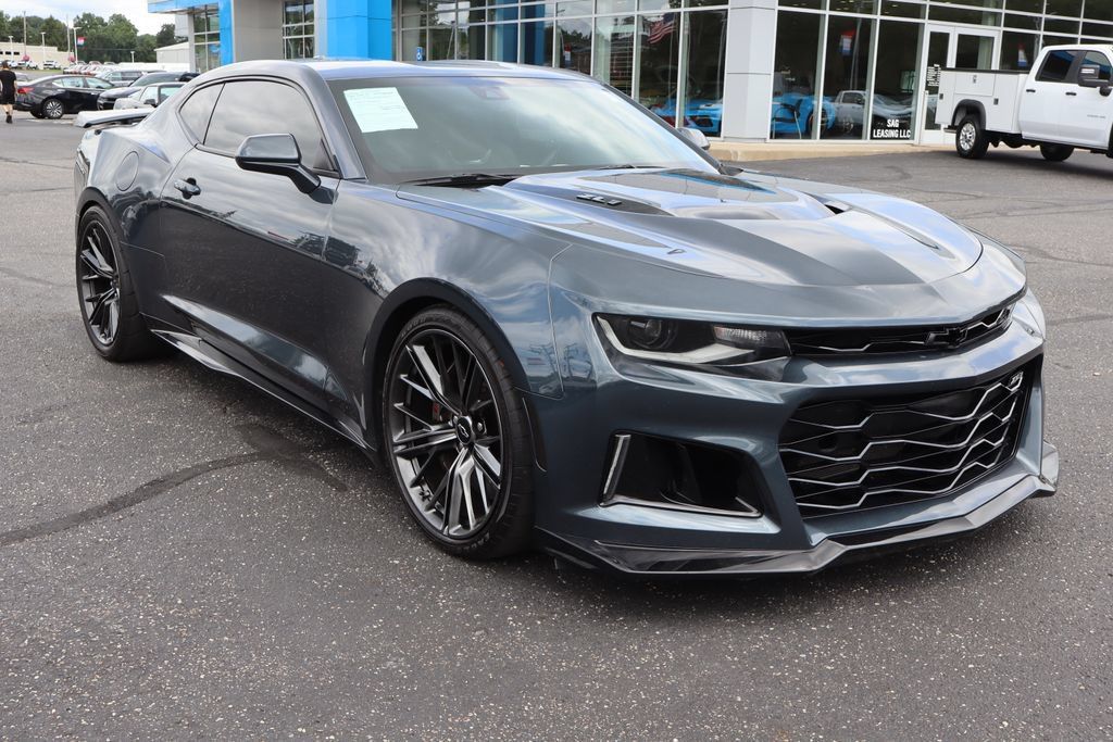 Used 2022 Chevrolet Camaro ZL1 RWD image 2