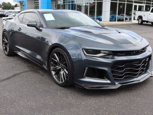 Used 2022 Chevrolet Camaro ZL1 RWD image 2