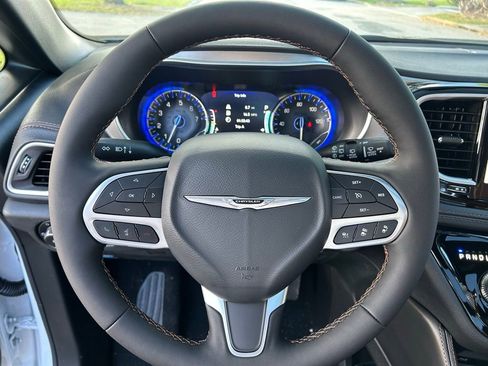 New 2026 Chrysler Pacifica Pinnacle image 19