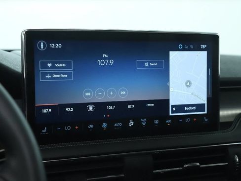 Used 2024 Lincoln Corsair AWD image 23