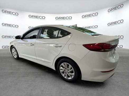Used 2018 Hyundai Elantra SE w/ SE Connectivity Package 04 FWD image 9
