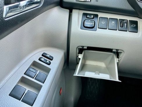 Used 2013 Toyota Highlander Limited image 23