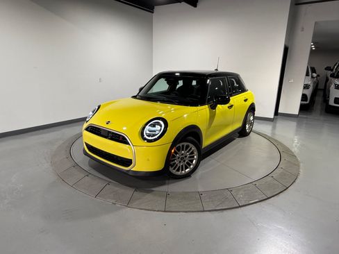 Used 2025 MINI Cooper S FWD image 3