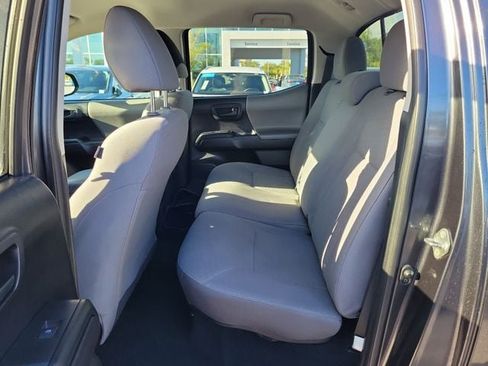 Used 2020 Toyota Tacoma SR AWD/4WD image 10