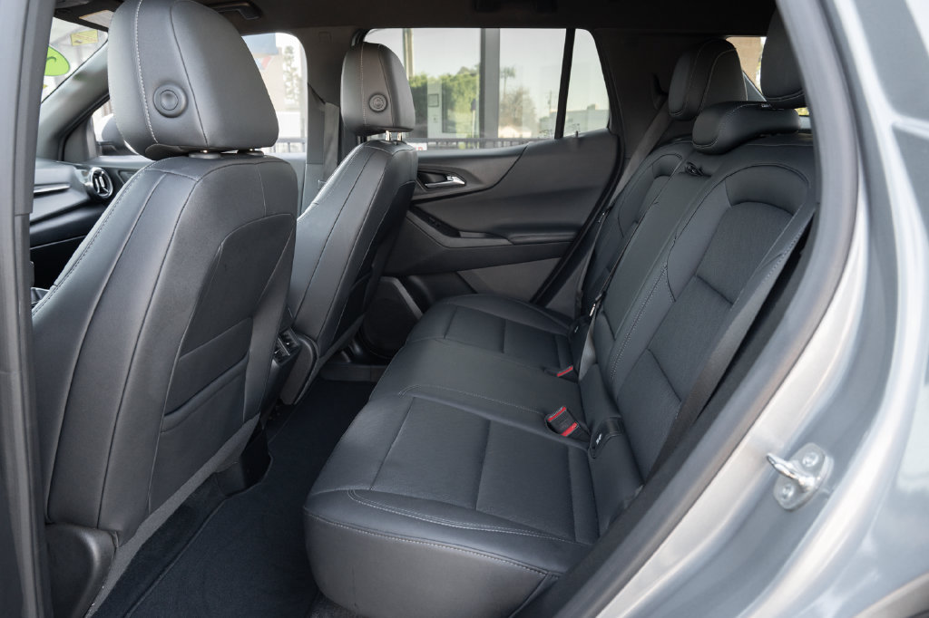Used 2025 Chevrolet Equinox LT w/ Convenience Package II FWD image 37