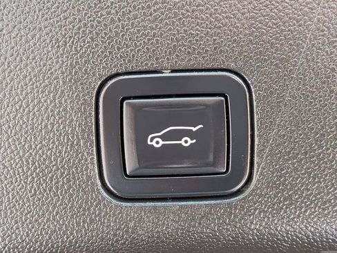 Used 2023 GMC Yukon Denali Ultimate AWD/4WD image 15