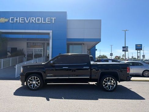 Used 2018 GMC Sierra 1500 Denali w/ Denali Ultimate Package AWD/4WD image 11