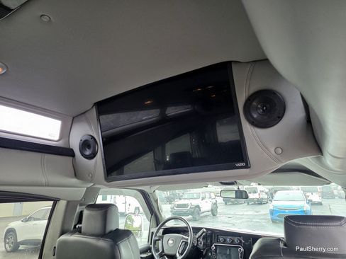 Used 2023 Chevrolet Express 2500 RWD image 8