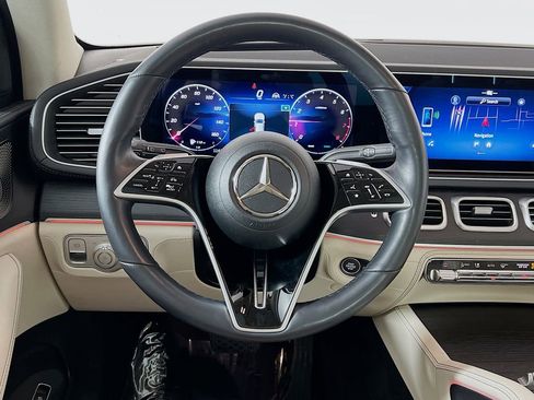 Used 2024 Mercedes-Benz GLE 580 4MATIC image 11
