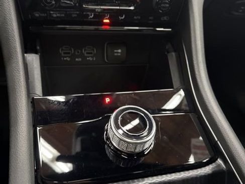 New 2025 Jeep Grand Cherokee L Laredo image 13