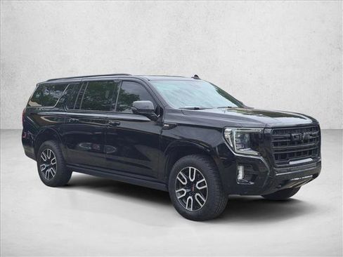Used 2024 GMC Yukon XL AT4 w/ Technology Package AWD/4WD image 2