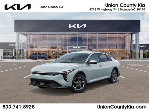 New 2026 Kia K4 LXS image 1