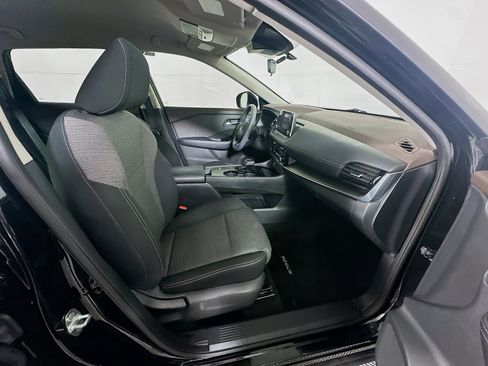 Used 2023 Nissan Rogue SV FWD image 31