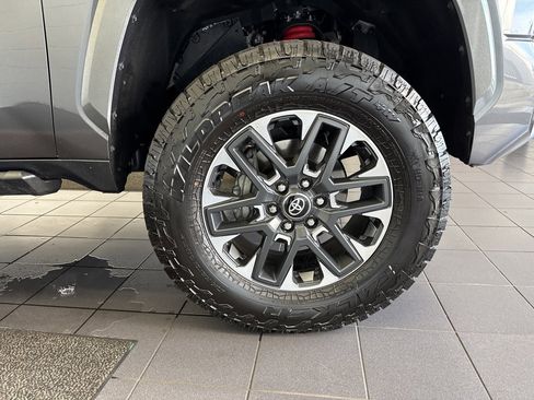 Used 2025 Toyota Tundra Limited image 54