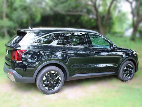 New 2026 Kia Sorento S image 6