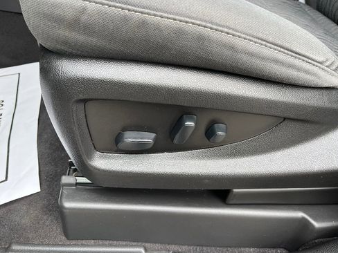 Used 2019 GMC Yukon XL SLE w/ SLE Value Package image 26