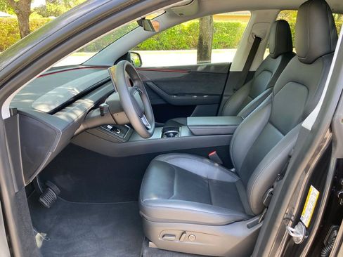 Used 2026 Tesla Model Y Long Range image 33