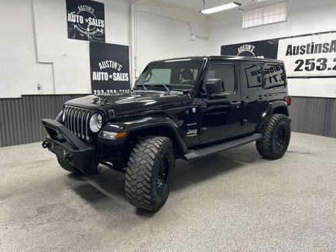 Used 2020 Jeep Wrangler Unlimited Sahara w/ Uconnect 4C Nav & Sound Group AWD/4WD image 3