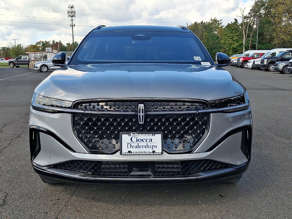 Used 2024 Lincoln Nautilus Reserve w/ Equipment Group 202A AWD/4WD image 5