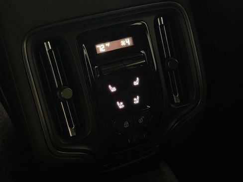 Used 2025 Aston Martin DBX 707 image 18