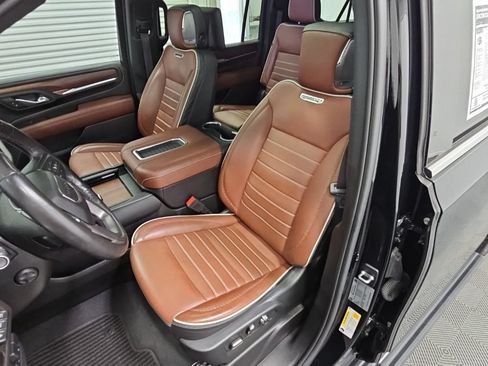 Used 2023 GMC Yukon XL Denali Ultimate AWD/4WD image 30