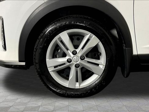 Used 2024 Nissan Kicks S FWD image 32