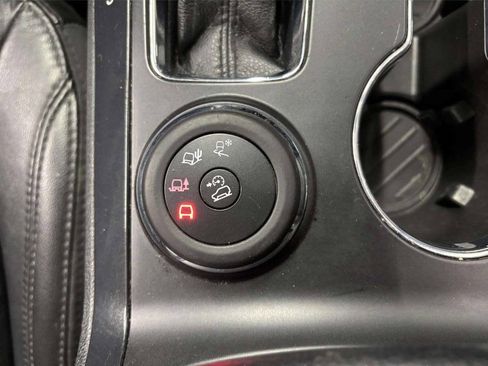 Used 2018 Ford Explorer XLT w/ Equipment Group 202A image 35