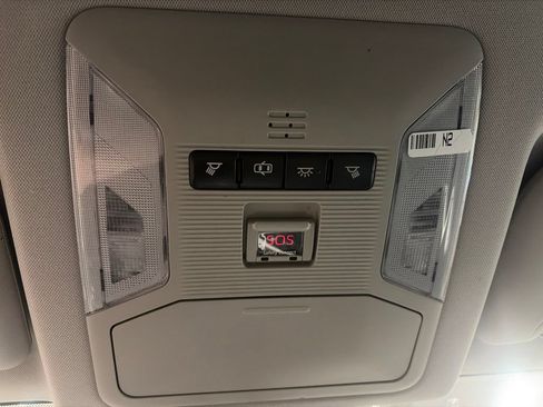 Used 2019 Toyota RAV4 LE AWD/4WD image 19