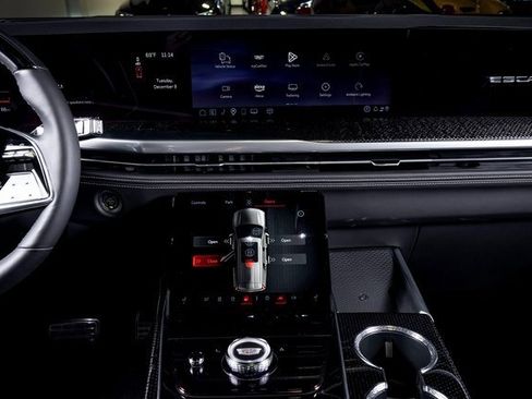 Used 2025 Cadillac Escalade V image 31