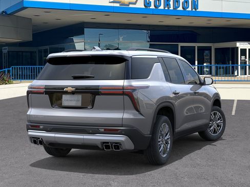 New 2026 Chevrolet Traverse LT FWD image 4