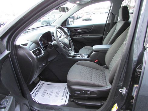 Used 2023 Chevrolet Equinox LT w/ Driver Convenience Package image 6