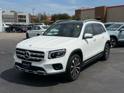 Used 2023 Mercedes-Benz GLB 250 4MATIC image 3