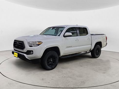 Used 2021 Toyota Tacoma SR5 AWD/4WD image 1