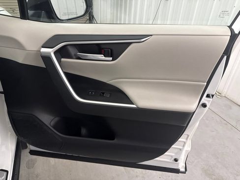 Used 2025 Toyota RAV4 XLE w/ Convenience Package AWD/4WD image 19